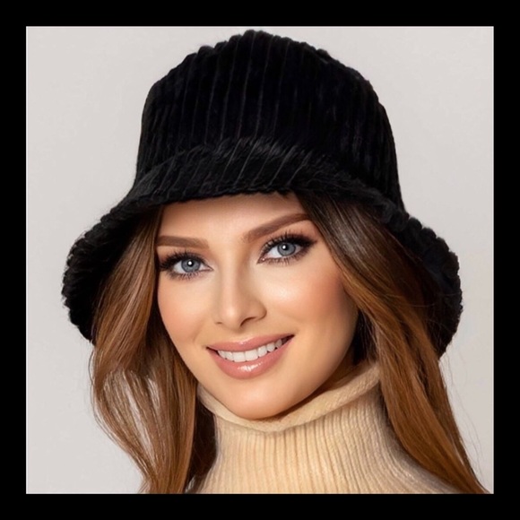 Accessories - ❗️NEW❗️Corduroy Soft Lined Bucket Hat